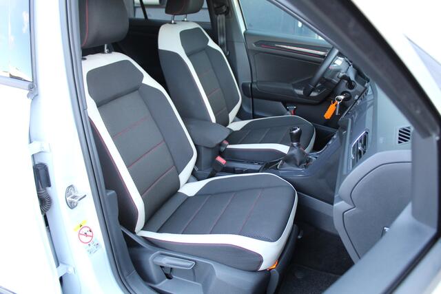 Volkswagen T-Roc 1.5 TSI 150Pk Sport | 1 eigenaar | Virtual Cockpit | Dealer onderhouden | 19 inch