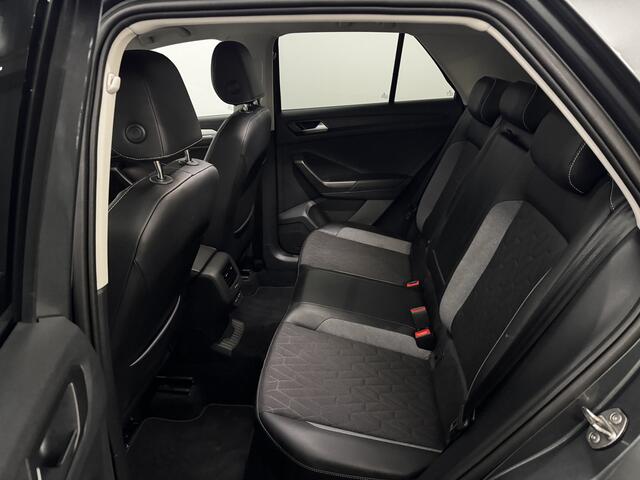 Volkswagen T-Roc 1.5 TSI Goal Business Half leder, Parkeersensoren, Apple carplay, Winterpakket, A start top, Cruise control adaptief, 2 jaar vakantie