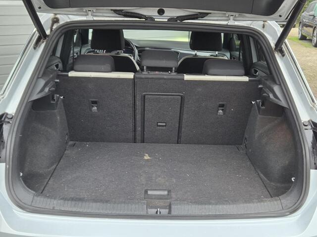 Volkswagen T-Roc 1.5 TSI Sport Panoramadak, Standkachel,