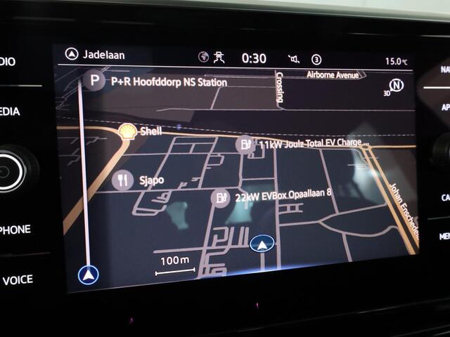 Volkswagen T-Roc 1.5 TSI R-Line Business 150PK DSG | Verlengde garantie | Navigatie | Keyless entry | 18" LMV |