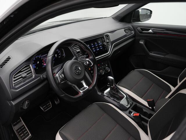 Volkswagen T-Roc 1.5 TSI 150 pk DSG Sport | Panoramadak | Trekhaak | Achteruitrijcamera | Adaptive Cruise | LED Plus koplampen