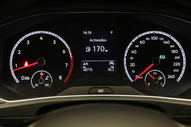 Volkswagen T-Roc Cabrio 1.5 TSI R-Line | STUURVERWARMING | PARK ASSIST | CAMERA