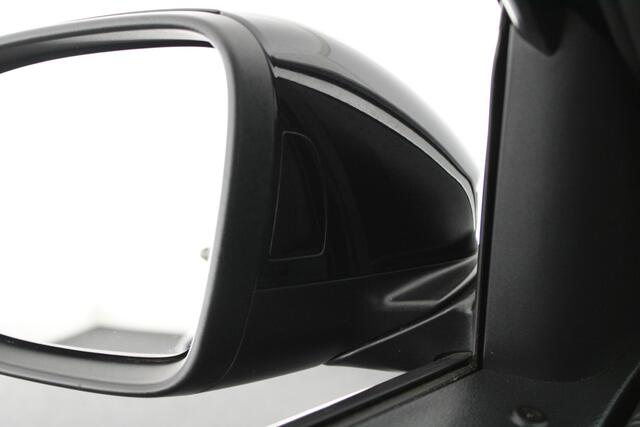 Volkswagen T-Roc 1.5 TSI 150pk DSG R-Line Business+ Panoramadak Trekhaak Camera Matrix Keyless Stoelverwarming