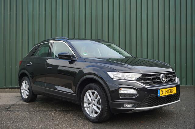Volkswagen T-Roc 1.5 TSI 150pk Style + Trekhaak/ Navi/ Carplay/ Cruise/ PDC/ Garantie!