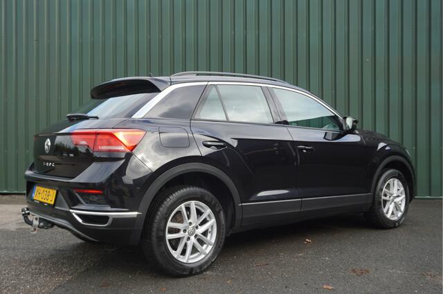 Volkswagen T-Roc 1.5 TSI 150pk Style + Trekhaak/ Navi/ Carplay/ Cruise/ PDC/ Garantie!