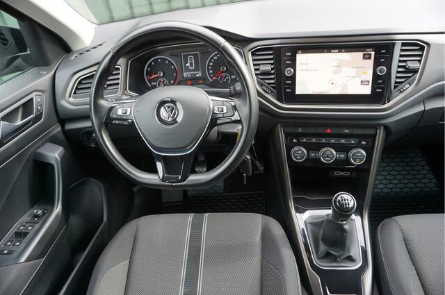 Volkswagen T-Roc 1.5 TSI 150pk Style + Trekhaak/ Navi/ Carplay/ Cruise/ PDC/ Garantie!