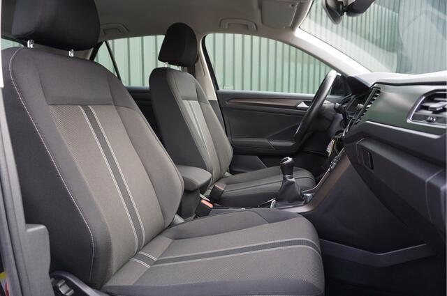 Volkswagen T-Roc 1.5 TSI 150pk Style + Trekhaak/ Navi/ Carplay/ Cruise/ PDC/ Garantie!