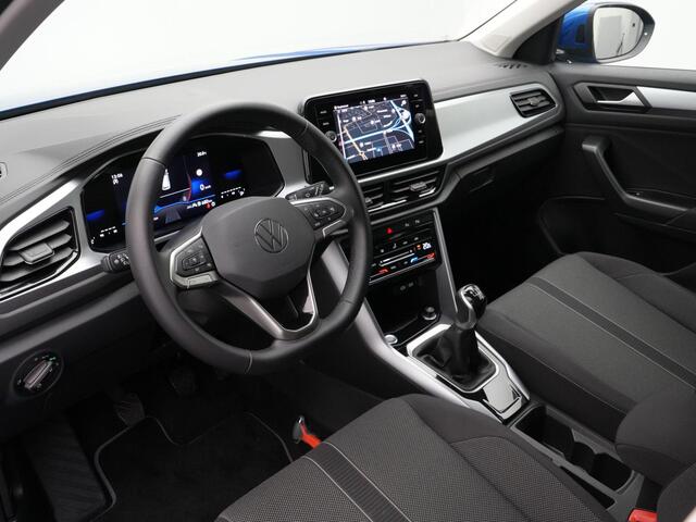 Volkswagen T-Roc 1.0 TSI 115 pk Life Edition | LED koplampen | Achteruitrijcamera | Carplay | Navigatie | Park Assist | Side Assist | 17 inch