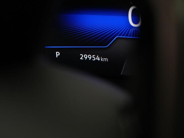 Volkswagen T-Roc 1.5 TSI 150 pk DSG Life Edition | Achteruitrijcamera | Navigatie | Adaptive Cruise | Keyless Entry