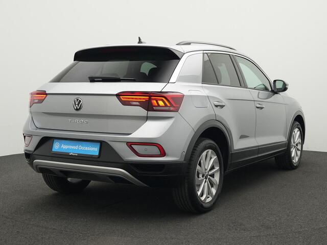 Volkswagen T-Roc 1.5 TSI 150 pk DSG Life Edition | Achteruitrijcamera | Navigatie | Adaptive Cruise | Keyless Entry