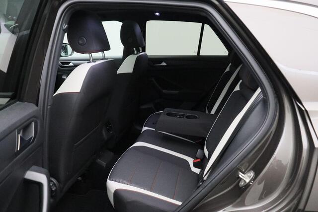 Volkswagen T-Roc 2.0 TSI 4Motion Sport 2019 | Airco | Apple/Android Carplay | Navigatie | Stuurwiel & Stoelverwarming | Panoramadak | Trekhaak Afneembaar | Bose Audio | 2 Sleutels | Onderhoudshistorie