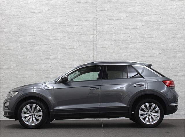 Volkswagen T-Roc 1.5 TSI | ACC | Origineel NL | BOVAG Garantie | Trekhaak | Camera | Lane Assist | Groot Navi | Carplay | Climate Control | Getint Glas | 17'' |