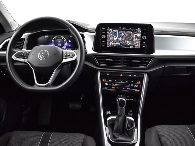 Volkswagen T-Roc 1.5 TSI 150pk DSG Life Edition · Apple/Android Car Play · Navigatie · Camera · P-Sensoren · Park Assist · 17'' Inch · Garantie t/m Februari 2027