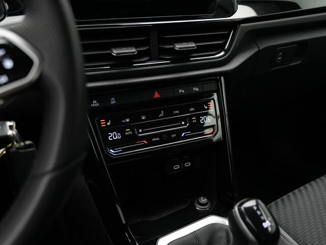 Volkswagen T-Roc Cabrio 1.5 TSI 150 pk DSG R-Line Edition Grey | Trekhaak | IQ Light | Stuur-/stoelverwarming | Achteruitrijcamera | Navigatie