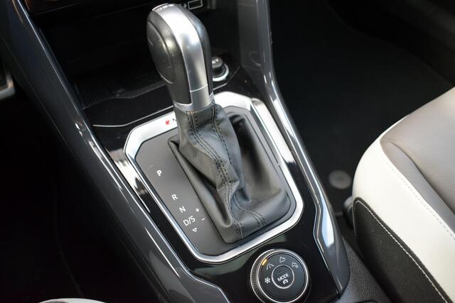 Volkswagen T-Roc 2.0 TSi 190pk Automaat 4Motion Sport LED | Panoramadak | Virtual | Beats Audio | Carplay | 19 Inch LMV