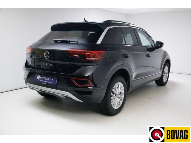 Volkswagen T-Roc 1.0 TSI Business Edition 116 PK | IQ Led | Navigatie | App. connect | Stoelverwarming | Automatisch inparkeren, All season banden