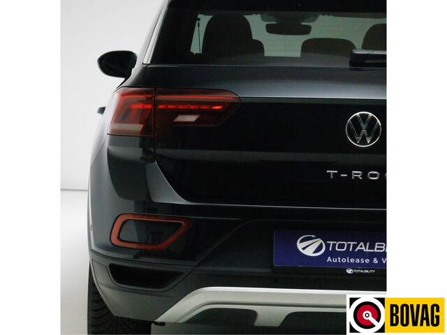 Volkswagen T-Roc 1.0 TSI Business Edition 116 PK | IQ Led | Navigatie | App. connect | Stoelverwarming | Automatisch inparkeren, All season banden