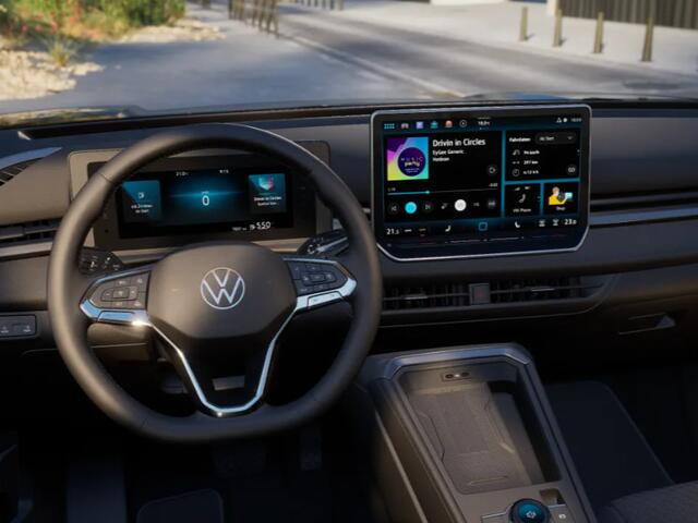 Volkswagen T-Roc Life First Edition 1.5 eTSI 85 kW / 116 PK SUV 7 v