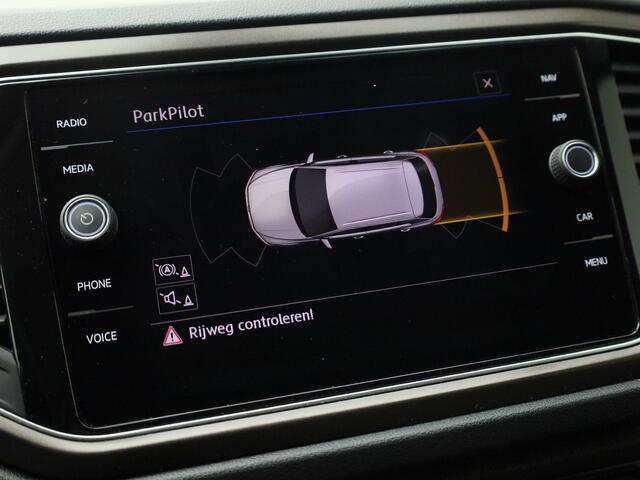 Volkswagen T-Roc 1.0TSI/115PK Style · Navigatie · Parkeersensoren · Apple/Android Car Play ·