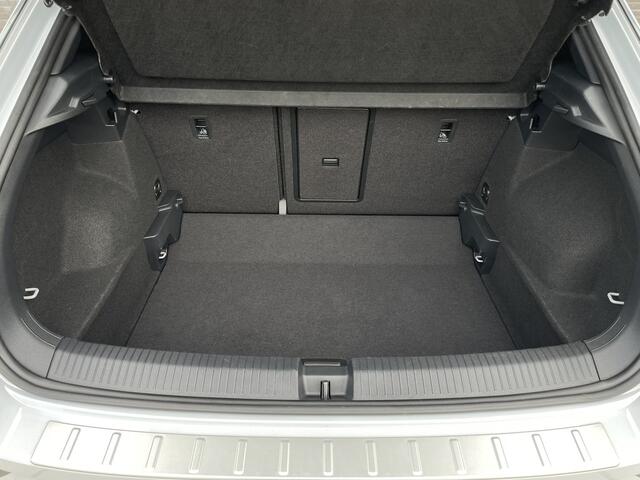 Volkswagen T-Roc 1.5 TSI Sport Business 2x R-Line LED | Trekhaak | Carplay | Camera | Virtual Cockpit | Navi | PDC