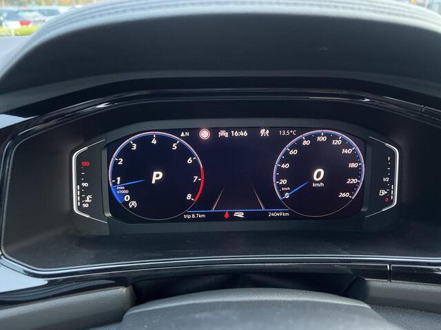 Volkswagen T-Roc 1.5 TSI R-Line Business | Pano | Vol! |