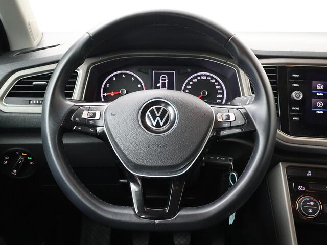 Volkswagen T-Roc 1.0 TSI Style | 110 PK | Climate control | Achteruitrijcamera | Adaptive cruise control |