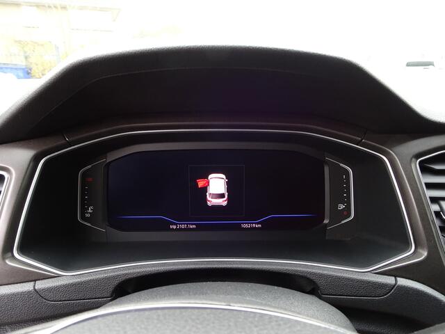 Volkswagen T-Roc 1.5 TSI Style Business Navigatie, carplay, trekhaak, licht metalen velgen, parkeersensoren voor en achter, stoel verwarming, automaat, enz.