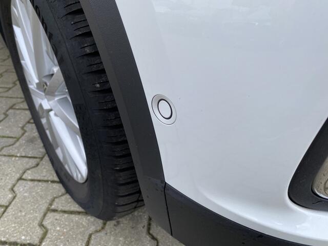 Volkswagen T-Roc 1.5 TSI Life Business Trekhaak & Virtual Cockpit, App Connect