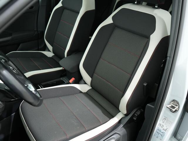 Volkswagen T-Roc 1.5 TSI 150PK STYLE BLACK PACK DSG | Navi | Camera | 19 inch | Zeer Mooi!