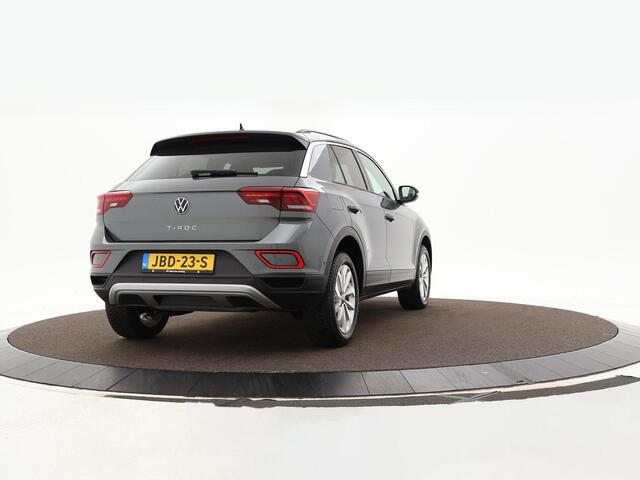 Volkswagen T-Roc 1.5 TSI 150pk DSG Life Edition · Camera · Keyless · Apple/Android Car Play · Navigatie · P-Sensoren · Parkeer Assistent · 17'' Inch · Garantie t/m 30-01-2027