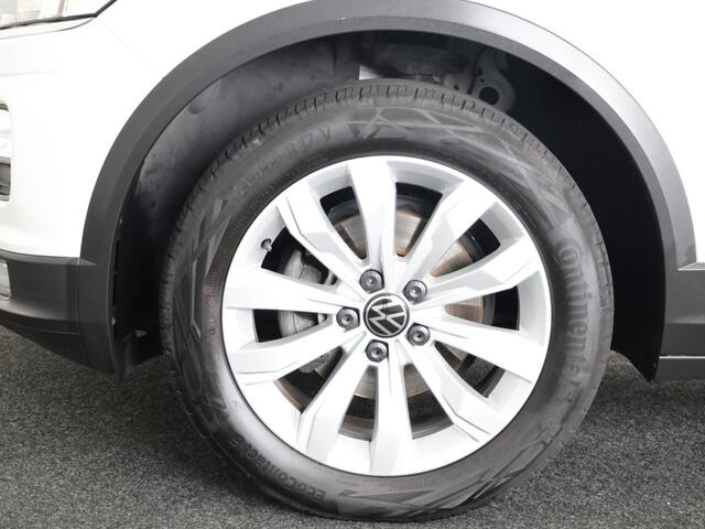 Volkswagen T-Roc 1.0 TSI Style 110 pk | Navigatie | Parkeersensoren | Adaptieve cruise control | Autom. airco | Spiegel pakket |