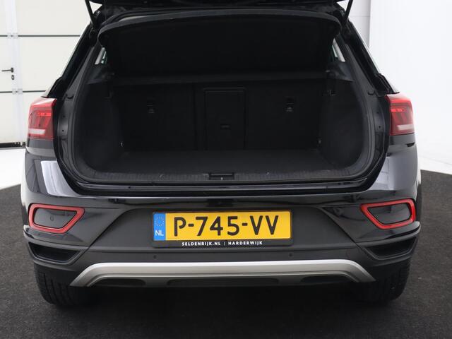 Volkswagen T-Roc 1.5 TSI Life Business | Stoelverwarming | Camera | Virtual Cockpit | Carplay | Full LED | Adaptive cruise | Navigatie | Park Assist | Climate control | DAB | Bluetooth