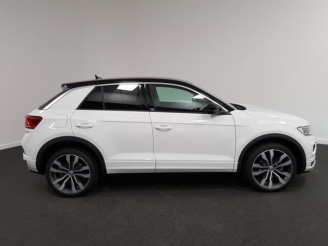 Volkswagen T-Roc 1.5 TSI 150pk DSG United R-Line | Navigatie | 19"Lichtmetalen velgen | Digitale Cockpit | Adaptive Cruise cruise control | Led