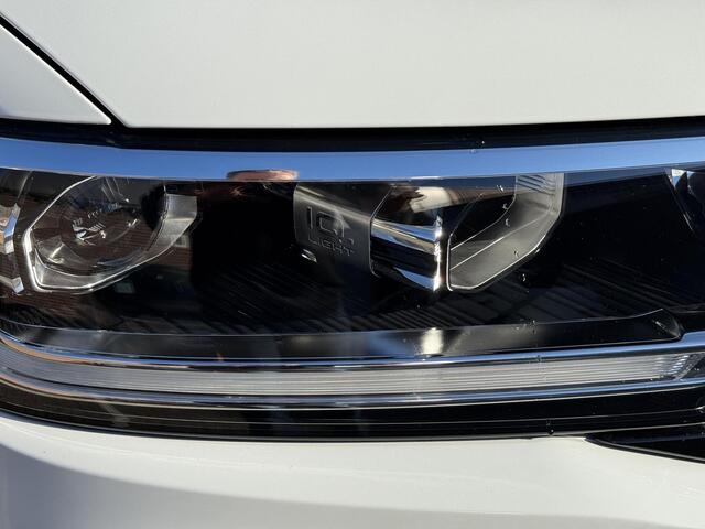 Volkswagen T-Roc 1.5 TSI R-Line Bisns,Black style,Cam,Carpl,Cruis