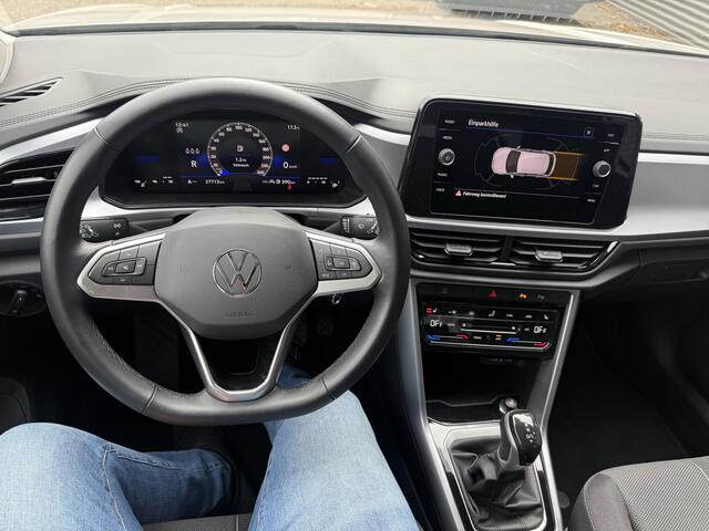 Volkswagen T-Roc Life 1e eigen 150pk Ascot grijs (krijt kleur)