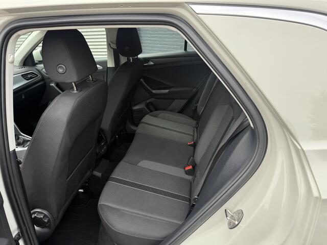 Volkswagen T-Roc Life 1e eigen 150pk Ascot grijs (krijt kleur)