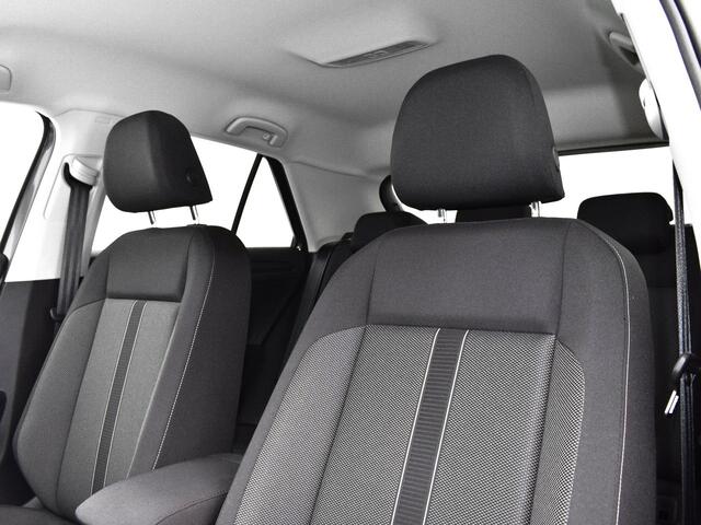 Volkswagen T-Roc 1.5 TSI 150pk DSG Life Edition · Apple/Android Car Play · Camera · Keyless · Navigatie · P-Sensoren · Park Assist · 17'' Inch · Garantie t/m Februari 2027