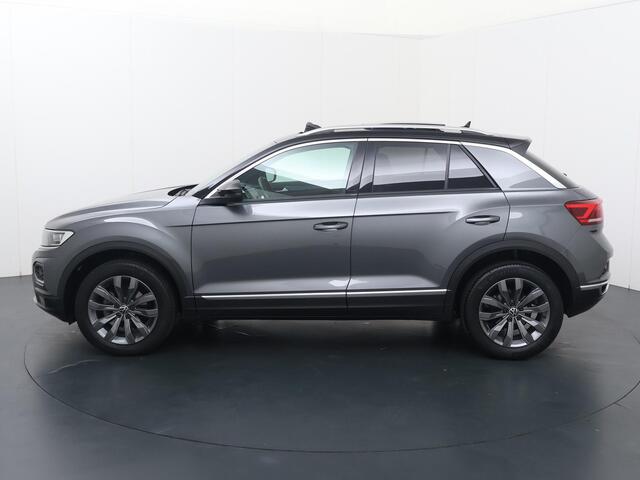 Volkswagen T-Roc 1.5 TSI Sport | 150 PK | Automaat | Trekhaak | Panoramadak | Adaptive cruise control |