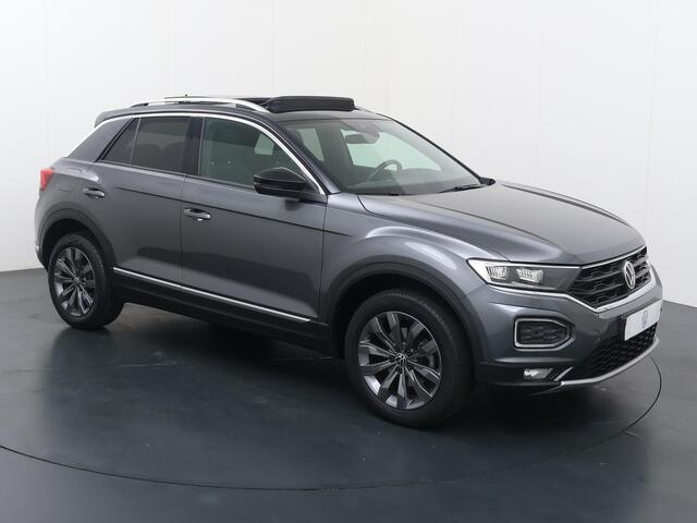 Volkswagen T-Roc 1.5 TSI Sport | 150 PK | Automaat | Trekhaak | Panoramadak | Adaptive cruise control |