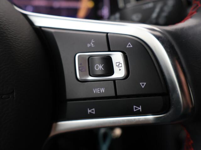 Volkswagen T-Roc 1.5 TSI Sport | 150 PK | Automaat | Trekhaak | Panoramadak | Adaptive cruise control |