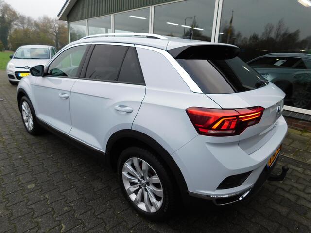 Volkswagen T-Roc 1.5TSI 150PK SPORT!! All-in Prijs! Trekhaak!