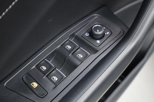 Volkswagen T-Roc 1.5 TSI R-Line Black Style | Pano | Adapt. Cruise | 19'' | IQ. Light | Camera | Afn. Trekhaak