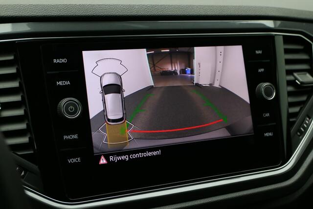 Volkswagen T-Roc 1.5 TSI 150 pk DSG Sport Business R / R-Line | Panoramadak | Trekhaak | Achteruitrijcamera | Stoelverwarming | Navigatie