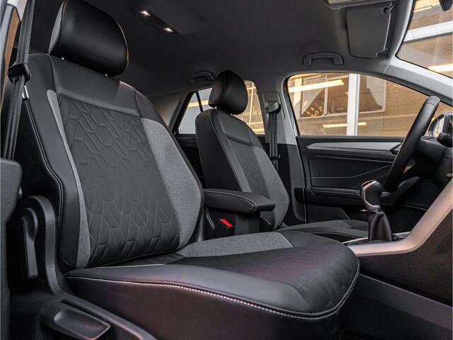 Volkswagen T-Roc 1.0 TSI Life Edition GOAL FULL LED STOELVERW VIRTUAL DASH PRIVACY GLASS ADAP CRUISE