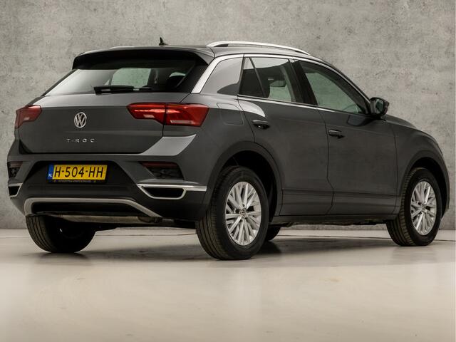 Volkswagen T-Roc 1.5 TSI Sport 150Pk Automaat (APPLE CARPLAY, GROOT NAVI, ADAPTIVE CRUISE, SPORTSTOELEN, PARKEERSENSOREN, LANE ASSIST, NIEUWE APK, NIEUWSTAAT)