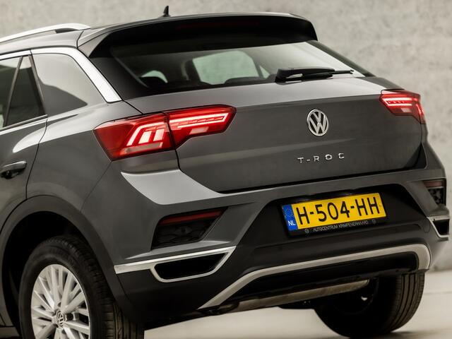 Volkswagen T-Roc 1.5 TSI Sport 150Pk Automaat (APPLE CARPLAY, GROOT NAVI, ADAPTIVE CRUISE, SPORTSTOELEN, PARKEERSENSOREN, LANE ASSIST, NIEUWE APK, NIEUWSTAAT)