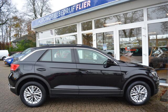 Volkswagen T-Roc 1.0 111PK TSI Style | PDC V+A | Adaptive | Orig. NL | NAP | Lane Ass.