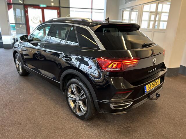 Volkswagen T-Roc 1.5 TSI 3X R-Line Automaat | Panoramadak | Achteruitrijcamera | Digital dashboard | Adaptieve cruise control | Nederlands geleverd | Apple carplay | Climate control | Stoelverwarming