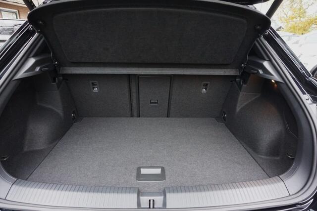 Volkswagen T-Roc 1.5 TSI R-Line Business Panodak/Black-pakket/19 Inch!