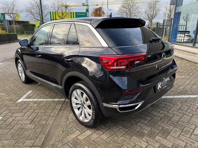 Volkswagen T-Roc 1.5 TSI Sport | LED | Camera | Navi | Cruise C. | St.kachel |